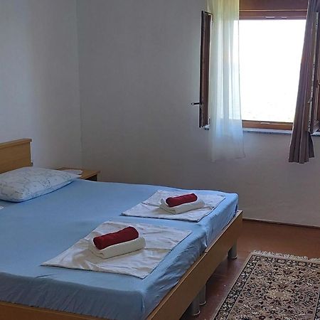 Apartmani Ana 카를로바크 외부 사진