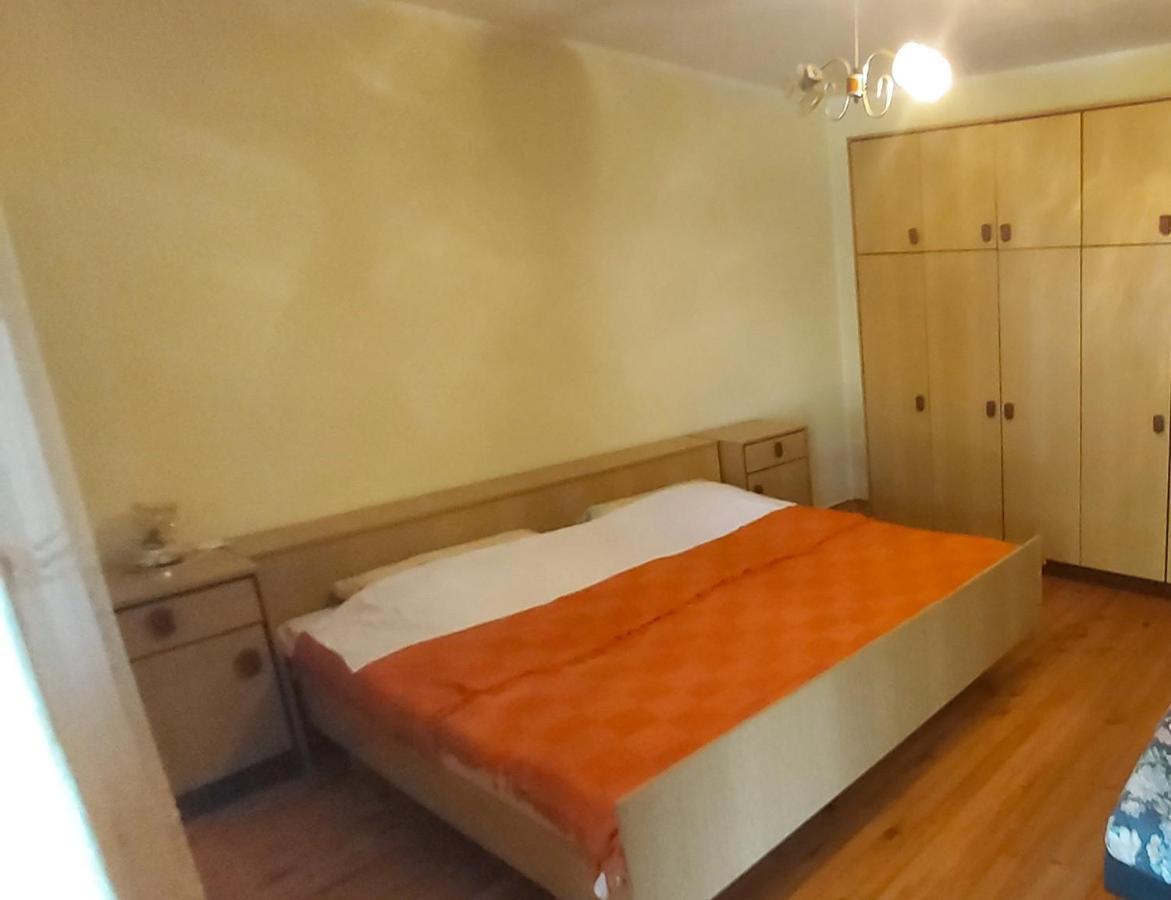 Apartmani Ana 카를로바크 외부 사진
