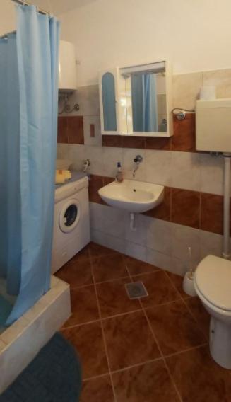Apartmani Ana 카를로바크 외부 사진