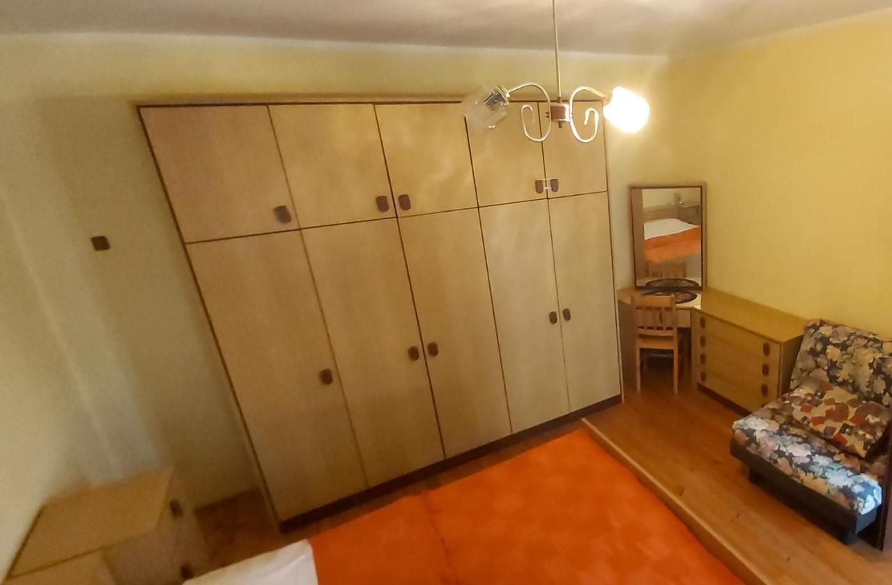 Apartmani Ana 카를로바크 외부 사진