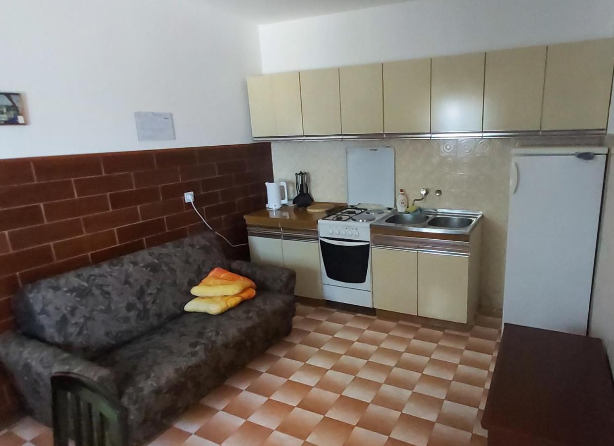 Apartmani Ana 카를로바크 외부 사진